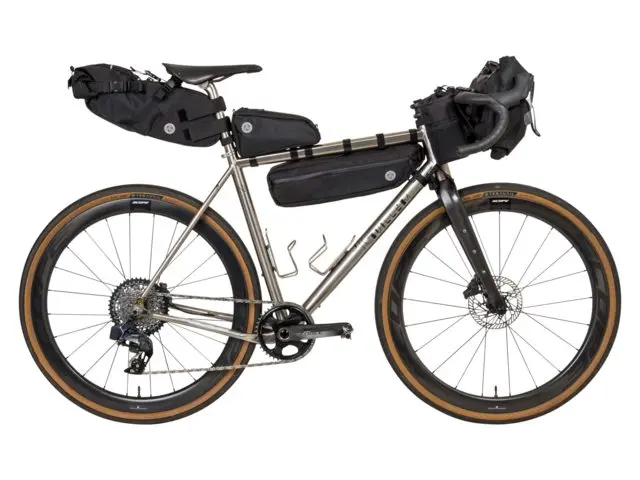 AGU Venture Bikepacking Rammeveske L Sort, 5.5L, 210gr, 52 x 14 x 6cm 