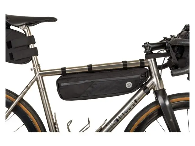 AGU Venture Bikepacking Rammeveske L Sort, 5.5L, 210gr, 52 x 14 x 6cm 