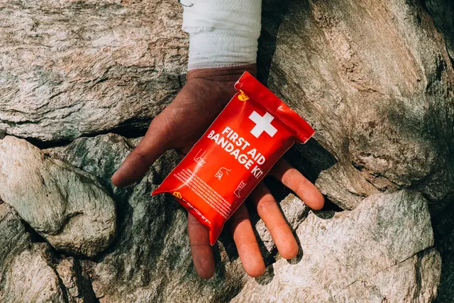 SendHit First Aid MTB Bandasjesett 12.5x7x4 cm, 45gr 