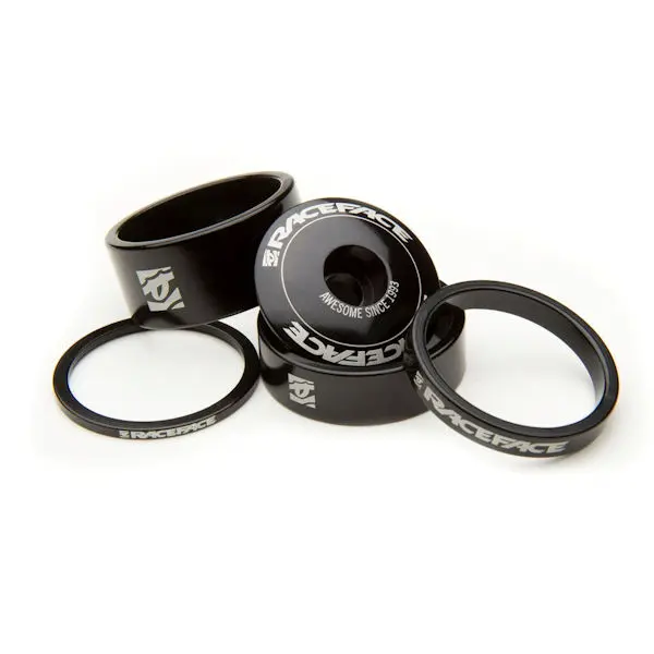 Race Face Aluminium Spacersett Alu, 2.5,10 og 15mm foringer + Topcap 
